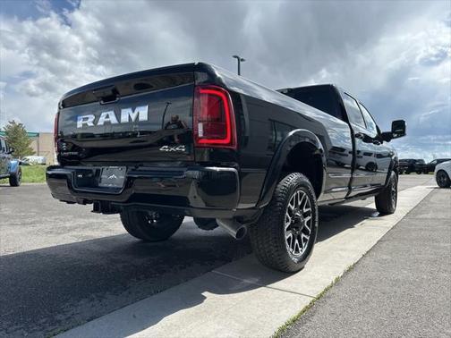 2025 RAM 3500 Limited Crew Cab 4x4 8' Box