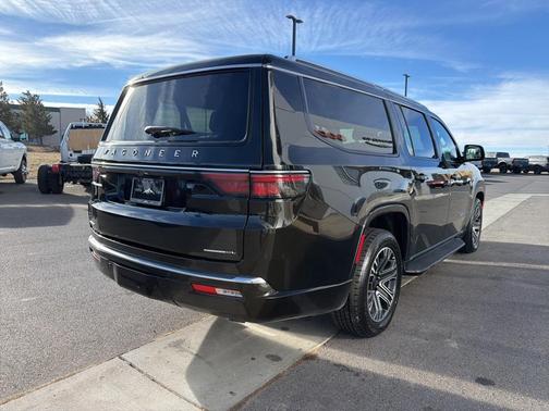 2023 Jeep Wagoneer L Series II 4x4