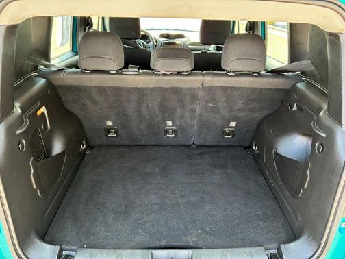 Bikini Metallic Clearcoat 2021 Jeep Renegade Sport