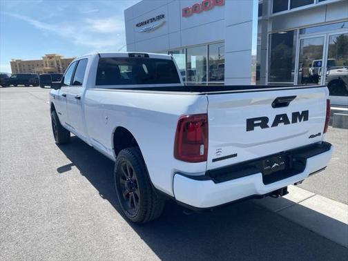 2025 RAM 3500 Big Horn Crew Cab 4x4 8' Box