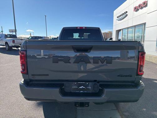 Ceramic Gray Clearcoat 2026 RAM 2500 Big Horn Crew Cab 4x4 8' Box