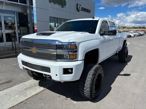 Summit White 2018 Chevrolet Silverado 2500 LT