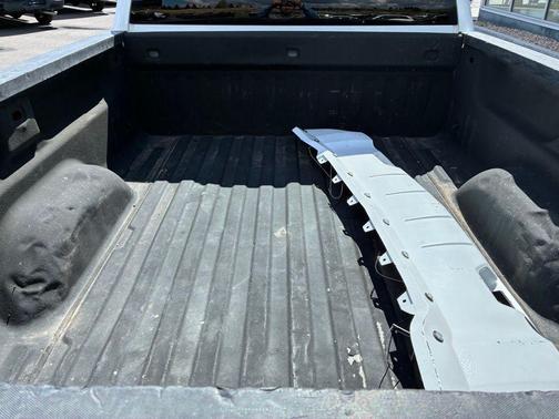 Summit White 2018 Chevrolet Silverado 2500 LT
