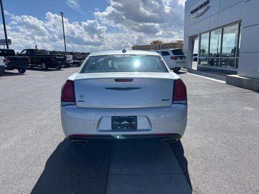 2022 Chrysler 300 Touring