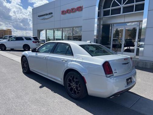 2022 Chrysler 300 Touring