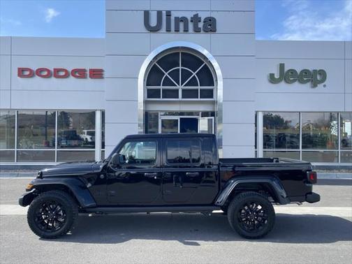 2025 Jeep Gladiator Nighthawk
