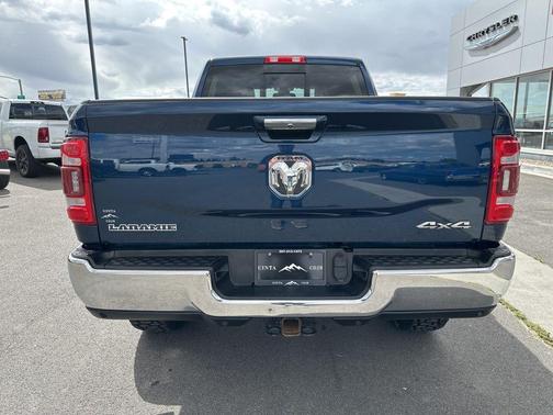 2019 RAM 2500 Laramie Crew Cab 4x4 6'4' Box
