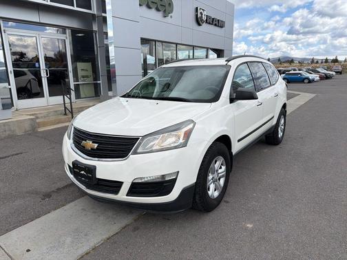 White 2015 Chevrolet Traverse LS
