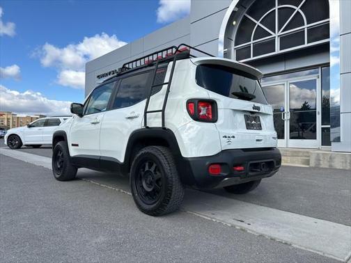 2022 Jeep Renegade Trailhawk