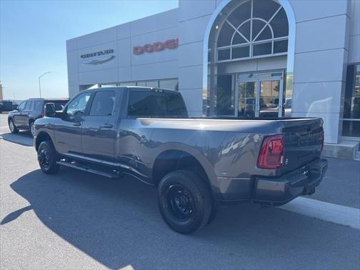 2025 RAM 3500 Laramie Crew Cab 4x4 8' Box