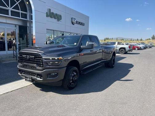 2025 RAM 3500 Laramie Crew Cab 4x4 8' Box