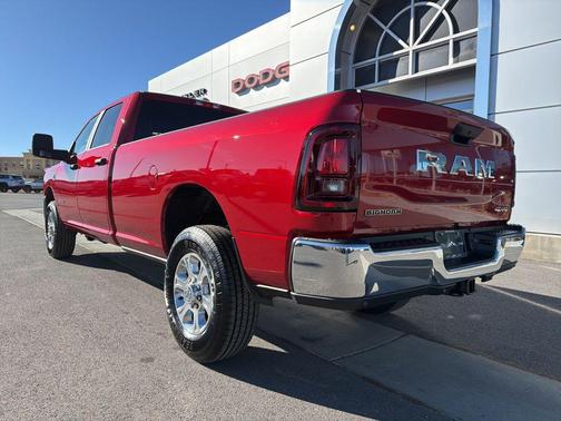 Molten Red Pearlcoat 2026 RAM 2500 Big Horn Crew Cab 4x4 8' Box