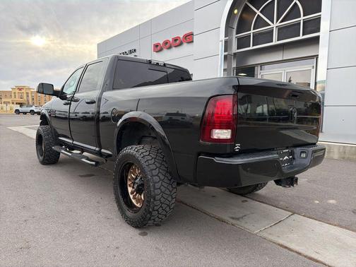 2018 RAM 2500 Laramie Crew Cab 4x4 6'4' Box