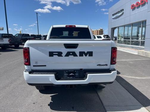 2025 RAM 3500 Big Horn Crew Cab 4x4 6'4' Box