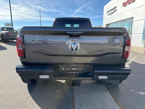 2022 RAM 3500 Big Horn Crew Cab 4x4 8' Box