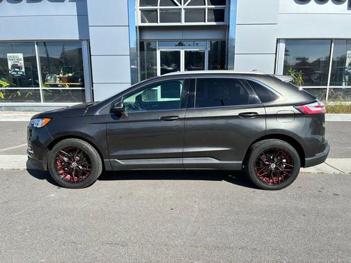 Magnetic 2020 Ford Edge Titanium