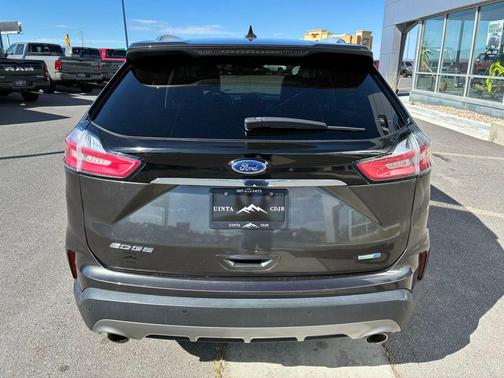 Magnetic 2020 Ford Edge Titanium