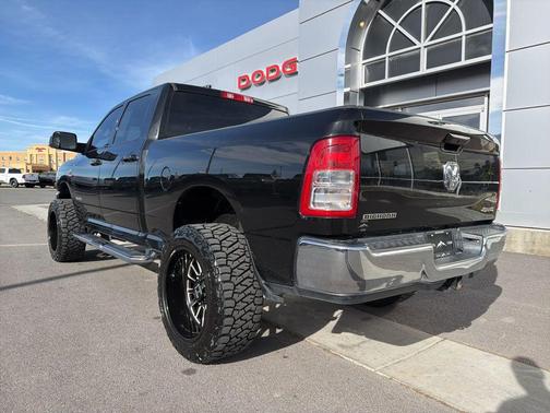 Diamond Black Crystal Pearlcoat 2022 RAM 2500 Big Horn Crew Cab 4x4 6'4' Box