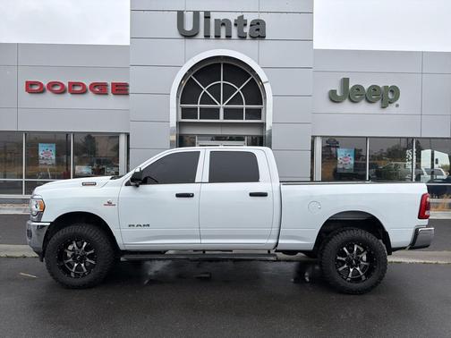 2020 RAM 2500 Tradesman Crew Cab 4X4 6'4' Box