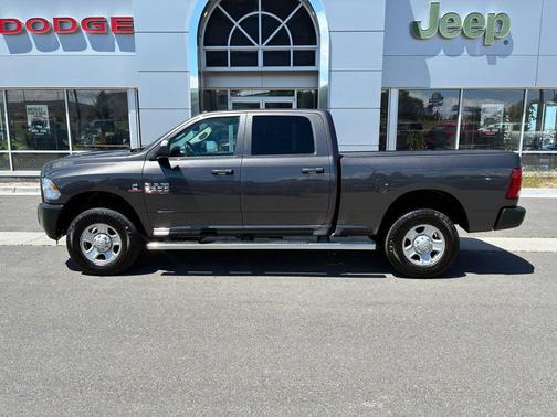 Granite Crystal Metallic Clearcoat 2018 RAM 3500 Tradesman Crew Cab 4x4 6'4' Box