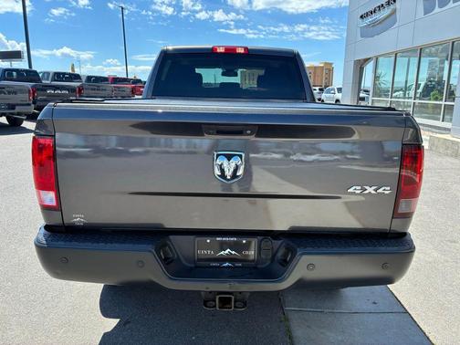 Granite Crystal Metallic Clearcoat 2018 RAM 3500 Tradesman Crew Cab 4x4 6'4' Box