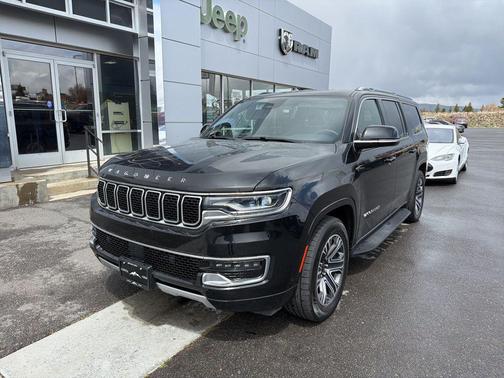 Diamond Black Crystal Pearlcoat 2023 Jeep Wagoneer L Series II 4x4