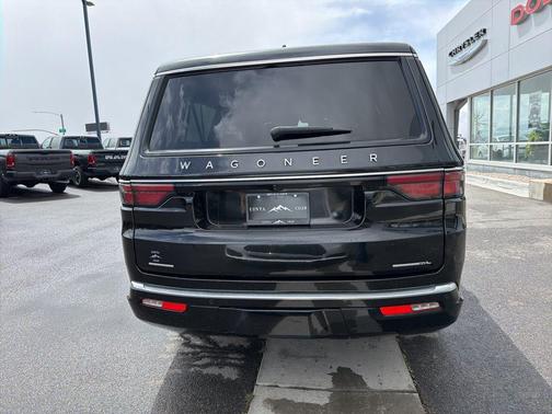 Diamond Black Crystal Pearlcoat 2023 Jeep Wagoneer L Series II 4x4