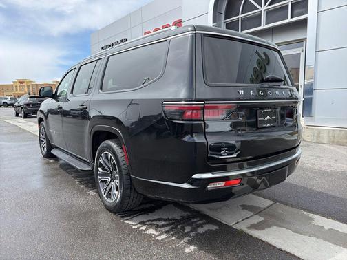 Diamond Black Crystal Pearlcoat 2023 Jeep Wagoneer L Series II 4x4