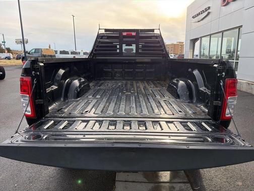 2020 RAM 3500 Tradesman Crew Cab 4x4 8' Box