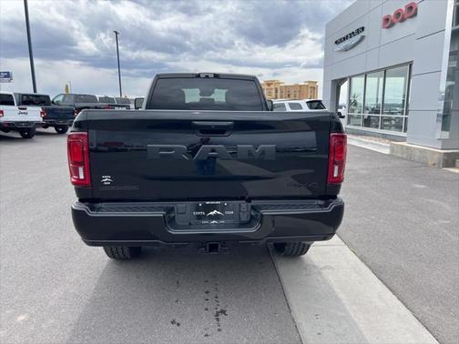 2025 RAM 3500 Big Horn Crew Cab 4x4 8' Box