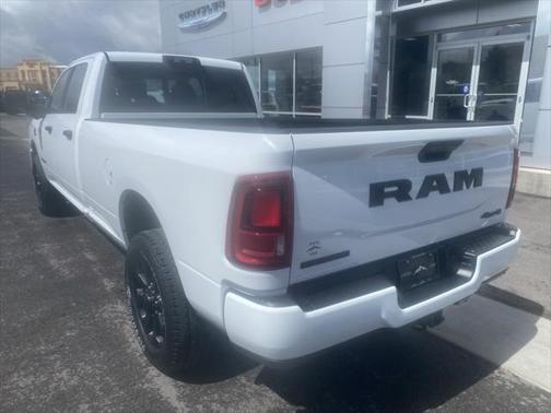 2025 RAM 3500 Big Horn Crew Cab 4x4 8' Box