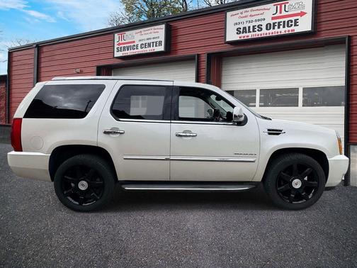 White Diamond Tricoat 2014 Cadillac Escalade Luxury