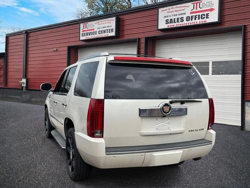 White Diamond Tricoat 2014 Cadillac Escalade Luxury
