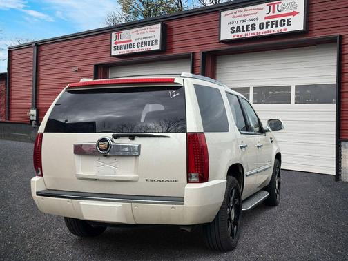 White Diamond Tricoat 2014 Cadillac Escalade Luxury