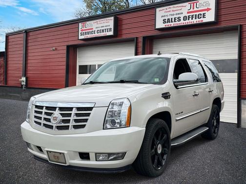 White Diamond Tricoat 2014 Cadillac Escalade Luxury