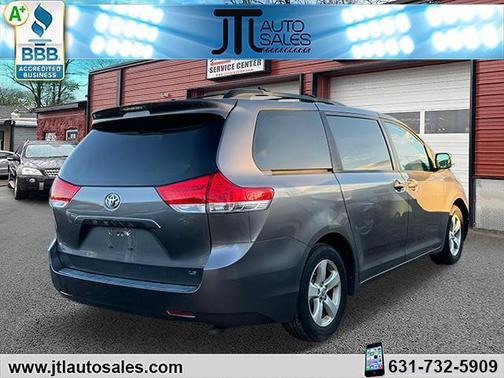 2014 Toyota Sienna LE