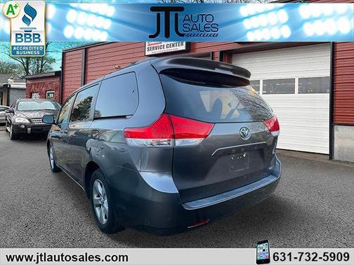 2014 Toyota Sienna LE