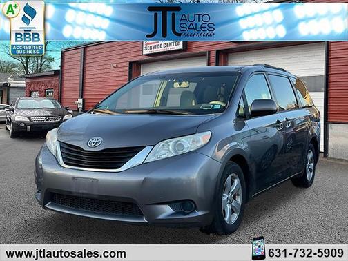 2014 Toyota Sienna LE