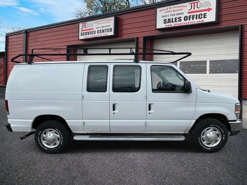 Oxford White 2013 Ford E250 Cargo