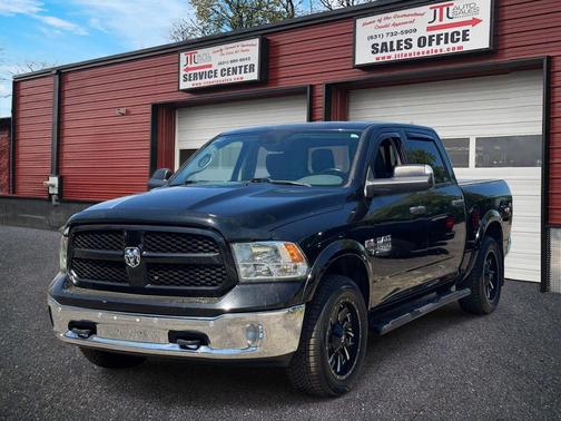 Black 2018 RAM 1500 SLT