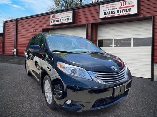 Midnight Black Metallic 2016 Toyota Sienna XLE
