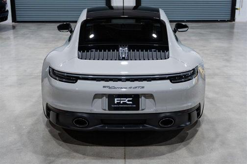 2022 Porsche 911 Carrera 4 GTS