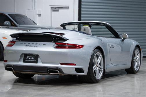 2017 Porsche 911 Carrera