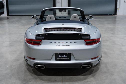 2017 Porsche 911 Carrera