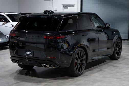 2025 Land Rover Range Rover Sport SE