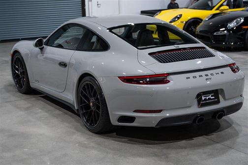 2019 Porsche 911 Carrera GTS