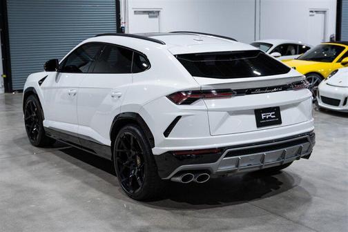 2019 Lamborghini Urus 