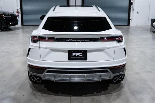 2019 Lamborghini Urus 