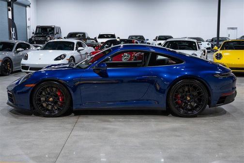 2023 Porsche 911 Carrera 4 GTS