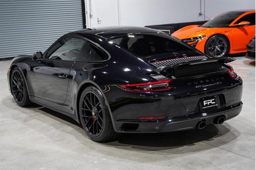 2017 Porsche 911 Carrera GTS